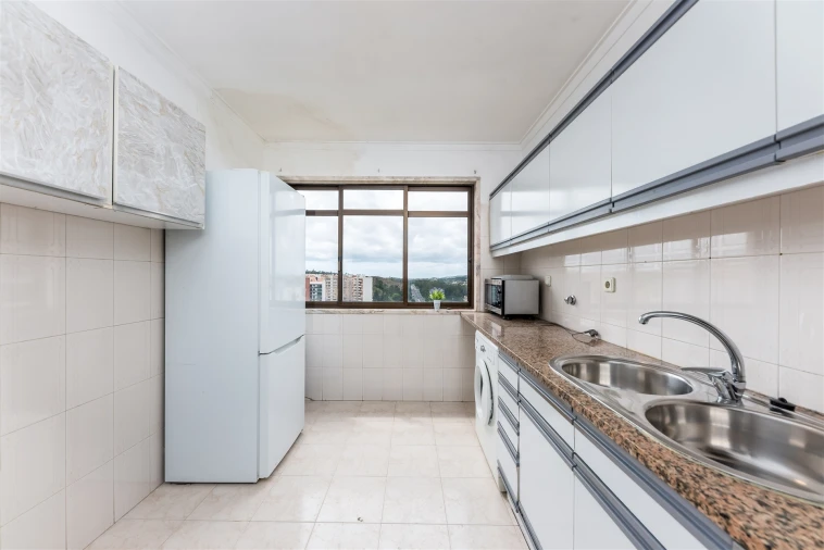 Apartamento T2 para Venda em Rio de Mouro Foto 7