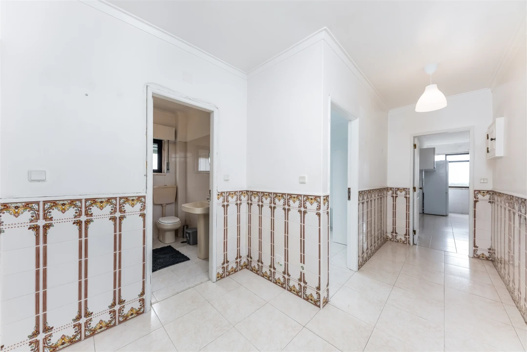 Apartamento T2 para Venda em Rio de Mouro Foto 3