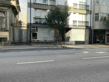 Loja para Venda em Cedofeita, Santo Ildefonso, Sé, Miragaia, São Nicolau e Vitória
