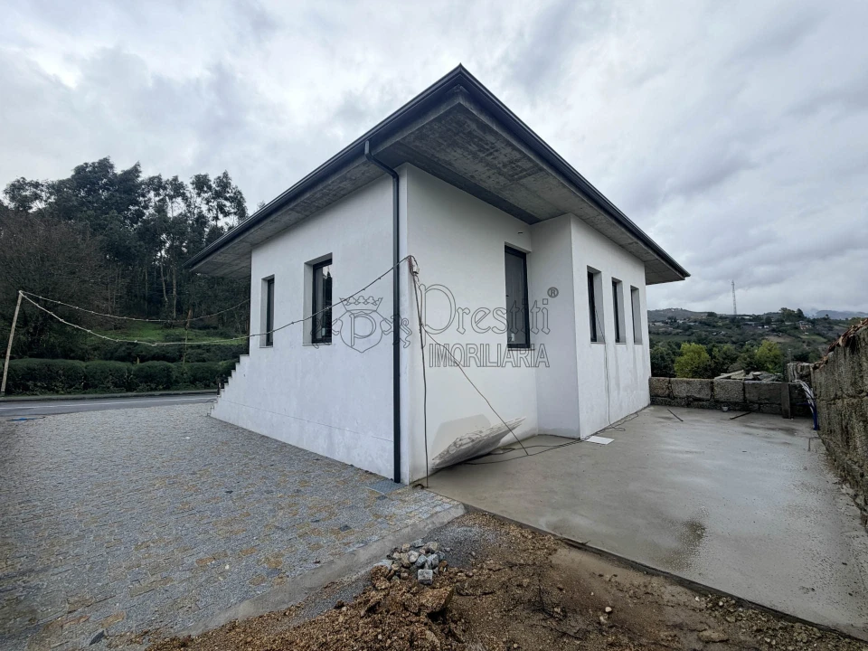 Apartamento T3 para Arrendamento em Moreira de Conegos Foto 2