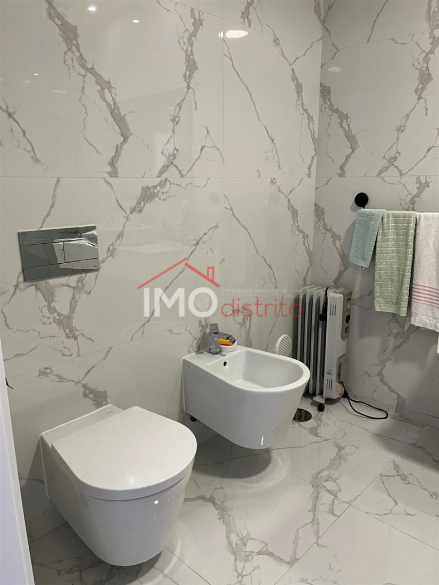 Apartamento T3 para Venda em Sé e São Lourenço Foto 8