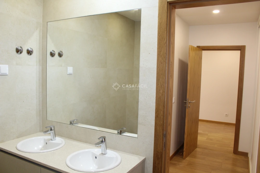 Apartamento T3 para Arrendamento em Alcochete Foto 15