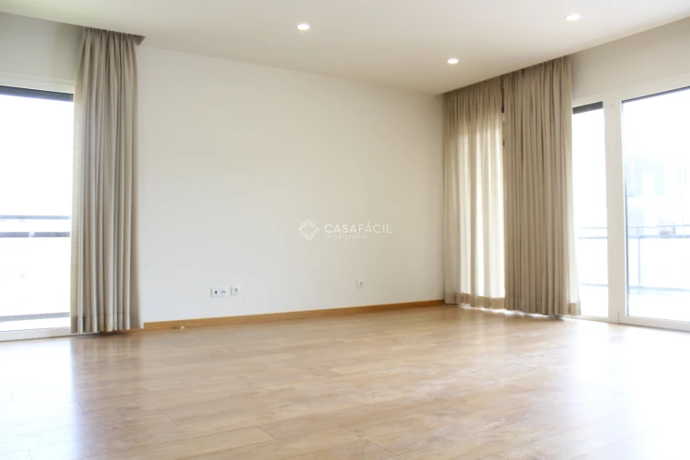 Apartamento T3 para Arrendamento em Alcochete Foto 5