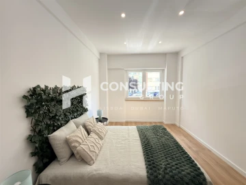 Apartamento T2 para Venda em Benfica