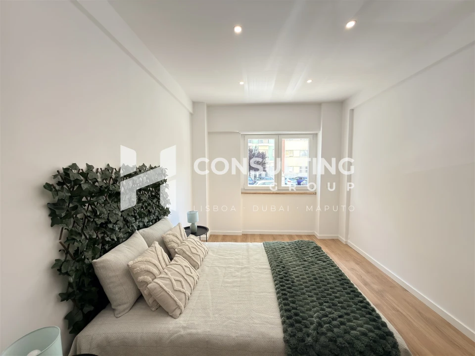 Apartamento T2 para Venda em Benfica Foto 23
