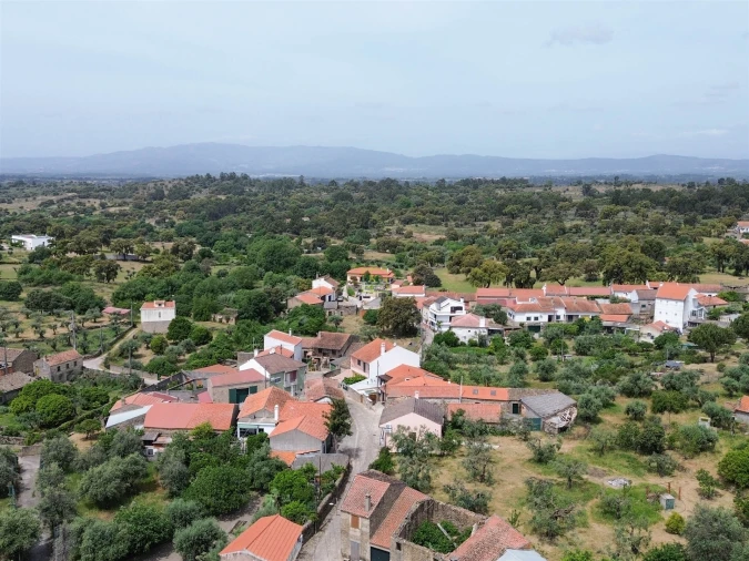 Moradia T4 para Venda em São Miguel de Acha Foto 14