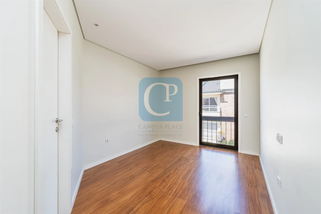 Apartamento T2 para Venda em Pedrouços Foto 18
