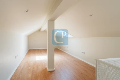 Apartamento T2 para Venda em Pedrouços