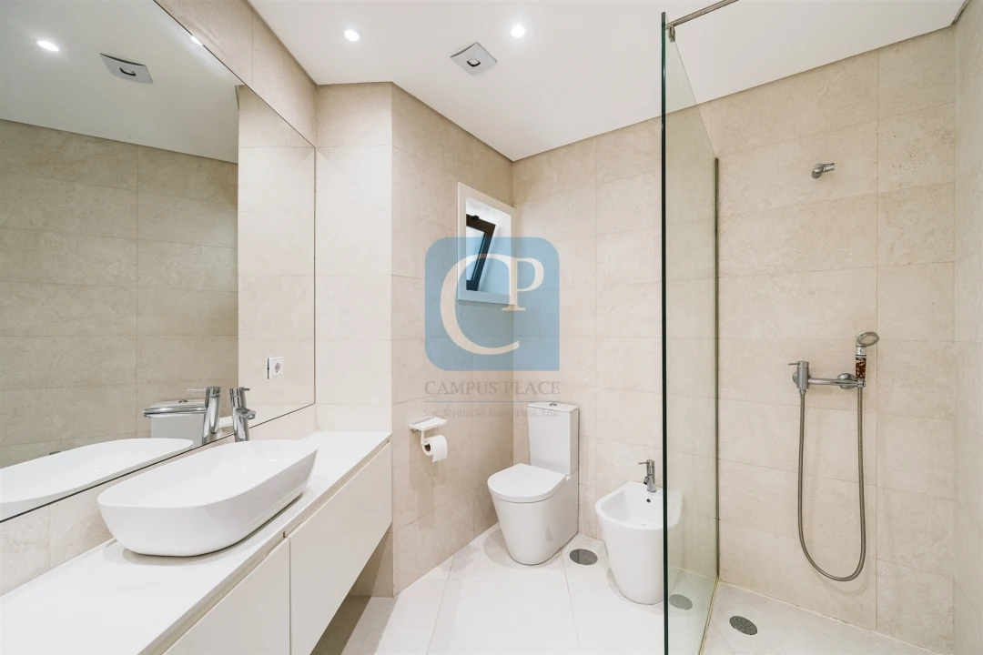 Apartamento T2 para Venda em Pedrouços Foto 13