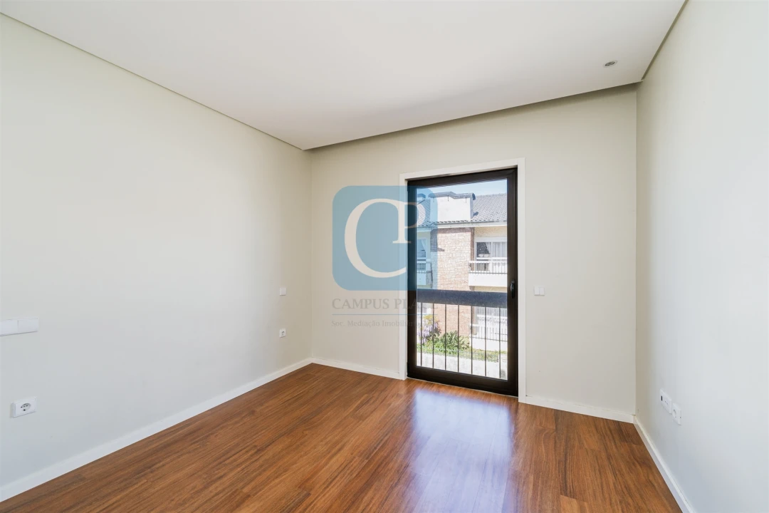 Apartamento T2 para Venda em Pedrouços Foto 15