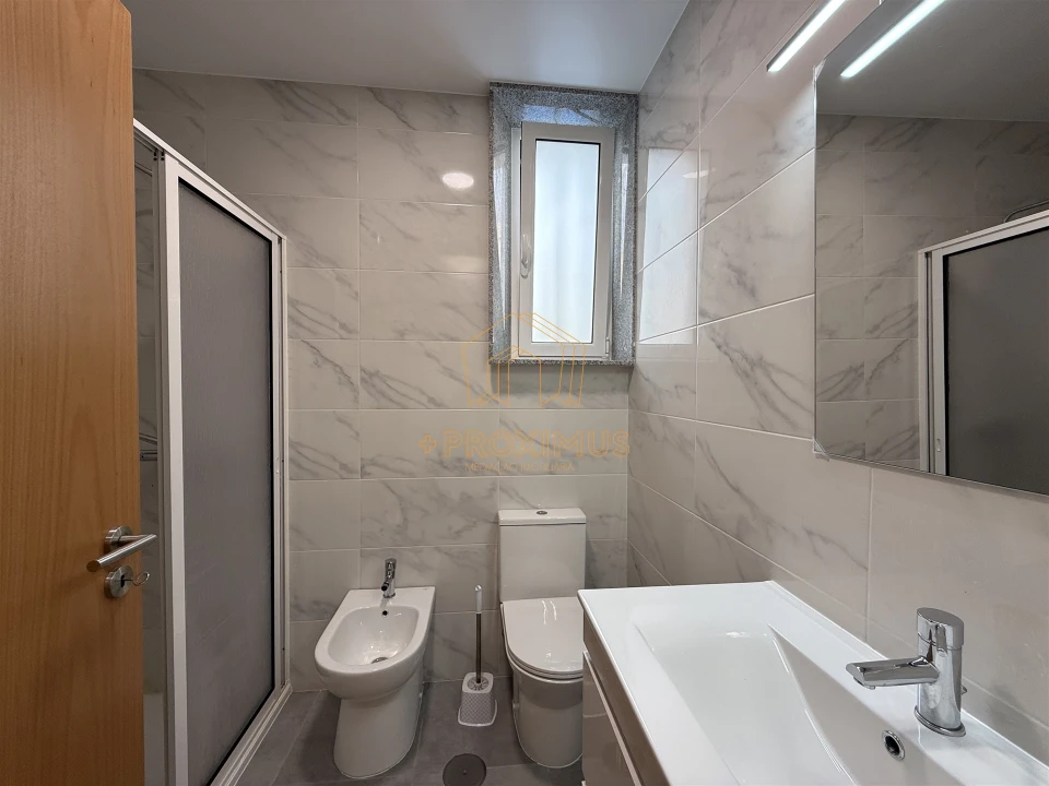 Moradia T4 para Venda em Buarcos Foto 9