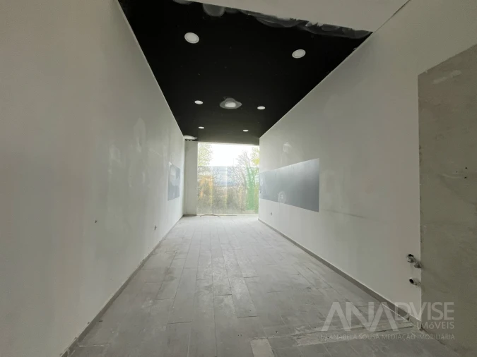 Loja para Arrendamento em Viseu Foto 4