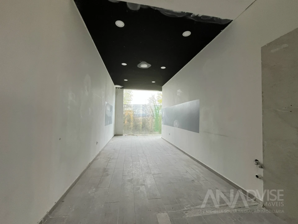 Loja para Arrendamento em Viseu Foto 4