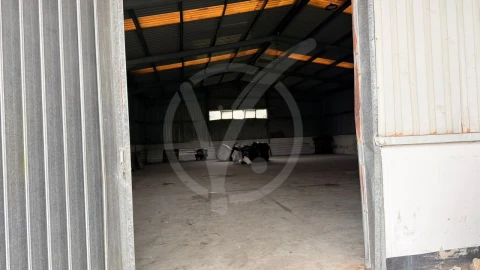 Armazém para Arrendamento em Barqueiros