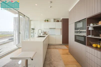 Apartamento T4 para Arrendamento em Glória e Vera Cruz