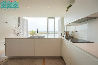 Apartamento T4 para Arrendamento em Glória e Vera Cruz