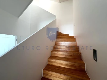 Moradia T4 para Venda em São Martinho