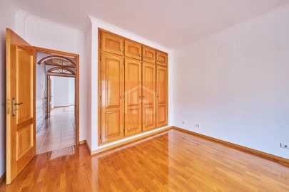 Moradia T2 para Venda em Atalaia e Alto Estanqueiro-Jardia