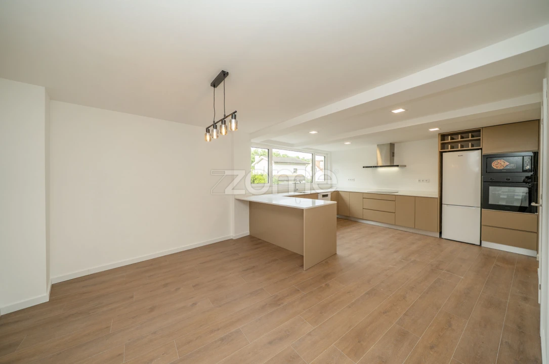 Apartamento T2 para Venda em Riba de Ave Foto 5
