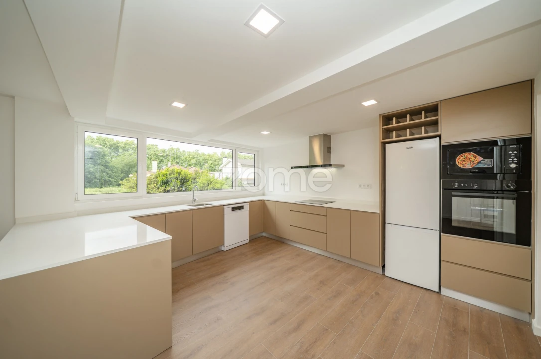 Apartamento T2 para Venda em Riba de Ave Foto 6