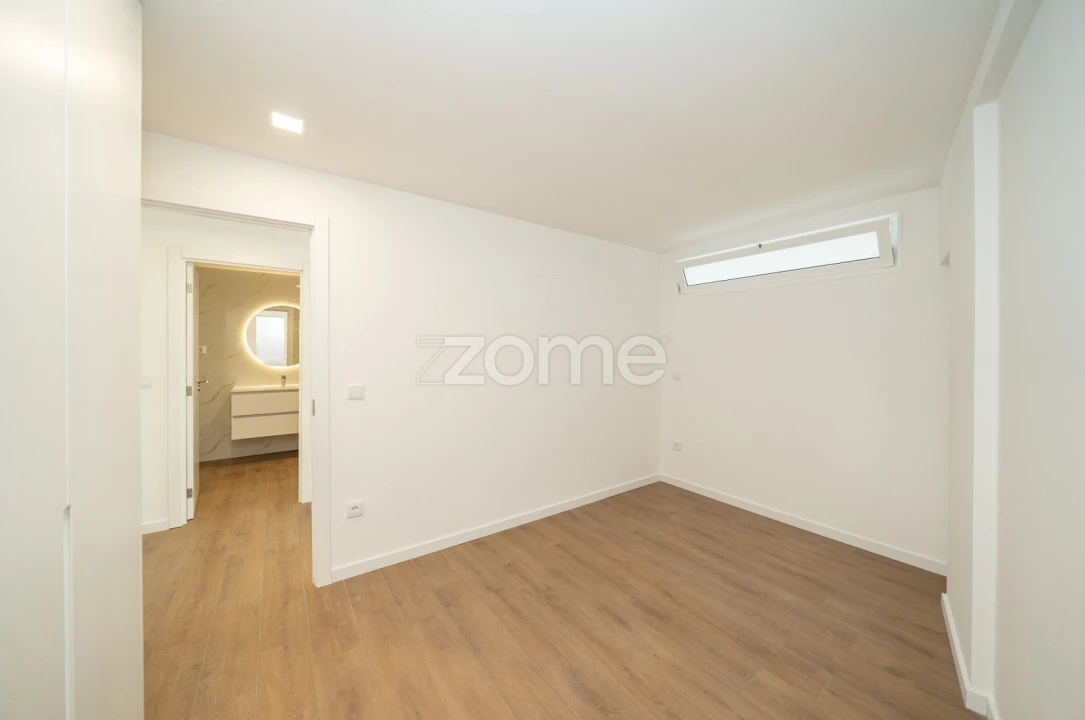Apartamento T2 para Venda em Riba de Ave Foto 16