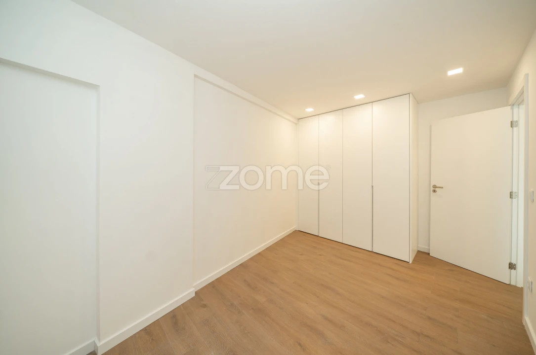 Apartamento T2 para Venda em Riba de Ave Foto 17