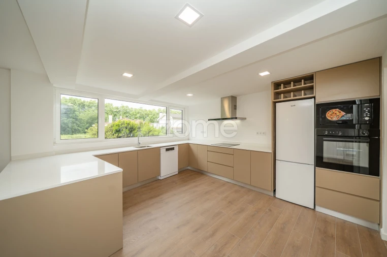 Apartamento T2 para Venda em Riba de Ave Foto 6
