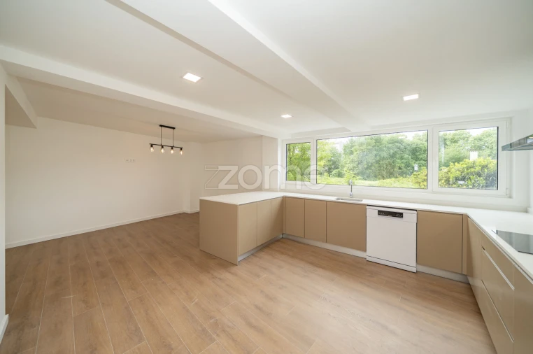 Apartamento T2 para Venda em Riba de Ave Foto 7
