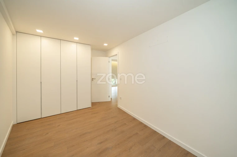 Apartamento T2 para Venda em Riba de Ave Foto 18