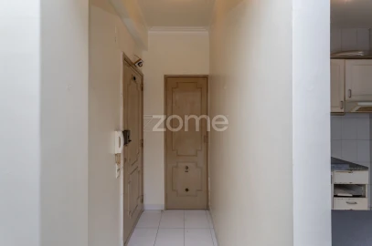 Apartamento T1 para Venda em Oeiras e São Julião da Barra, Paço de Arcos e Caxias