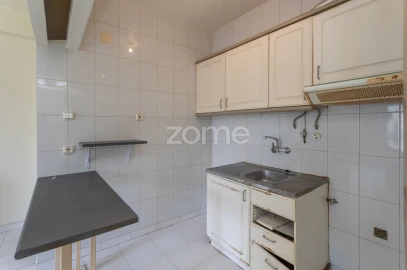 Apartamento T1 para Venda em Oeiras e São Julião da Barra, Paço de Arcos e Caxias