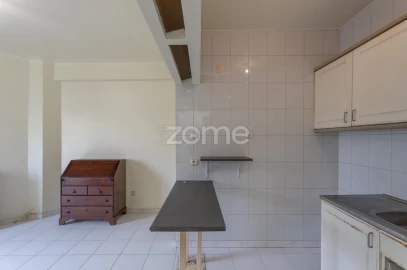 Apartamento T1 para Venda em Oeiras e São Julião da Barra, Paço de Arcos e Caxias