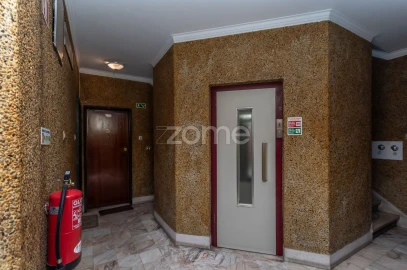 Apartamento T1 para Venda em Oeiras e São Julião da Barra, Paço de Arcos e Caxias