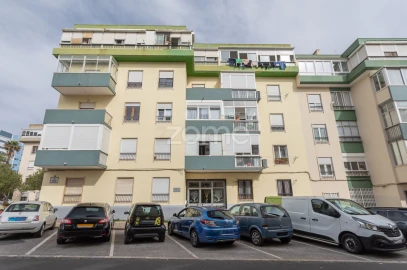 Apartamento T1 para Venda em Oeiras e São Julião da Barra, Paço de Arcos e Caxias