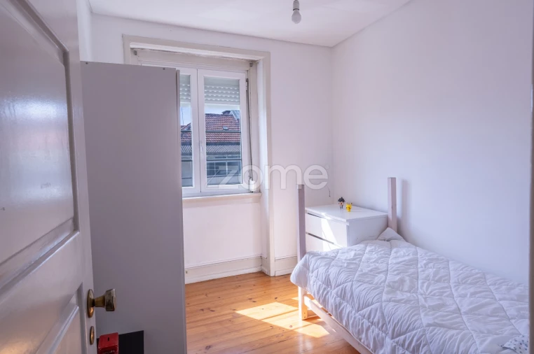 Apartamento T3 para Venda em Almada, Cova da Piedade, Pragal e Cacilhas Foto 8