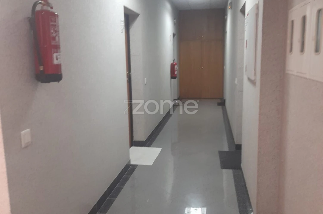 Apartamento T1 para Venda em Pombal Foto 4