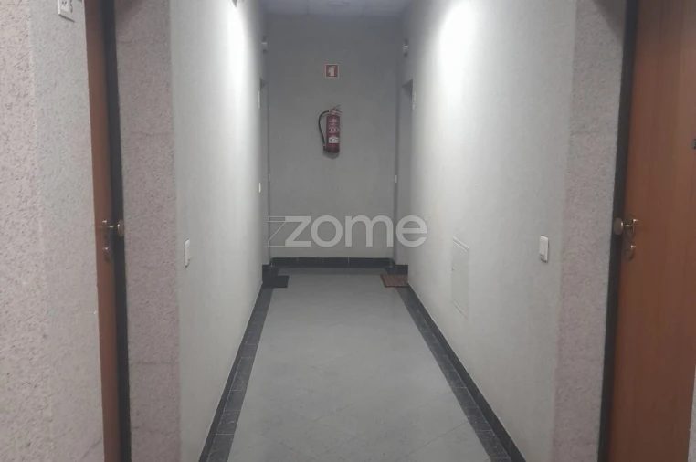 Apartamento T1 para Venda em Pombal Foto 5