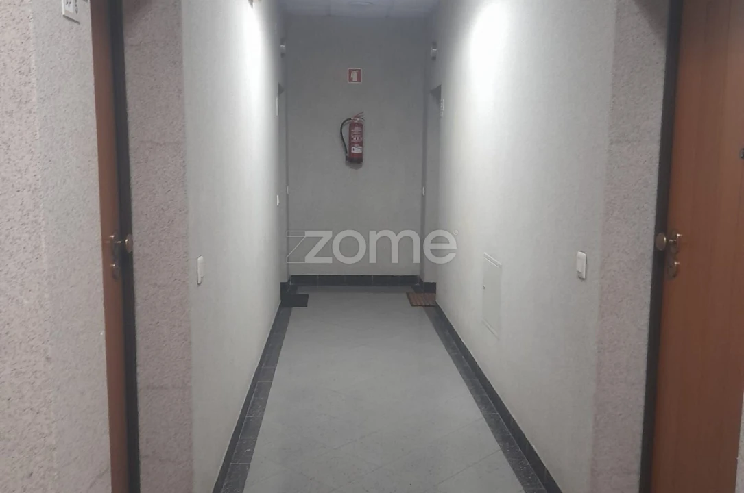 Apartamento T1 para Venda em Pombal Foto 5