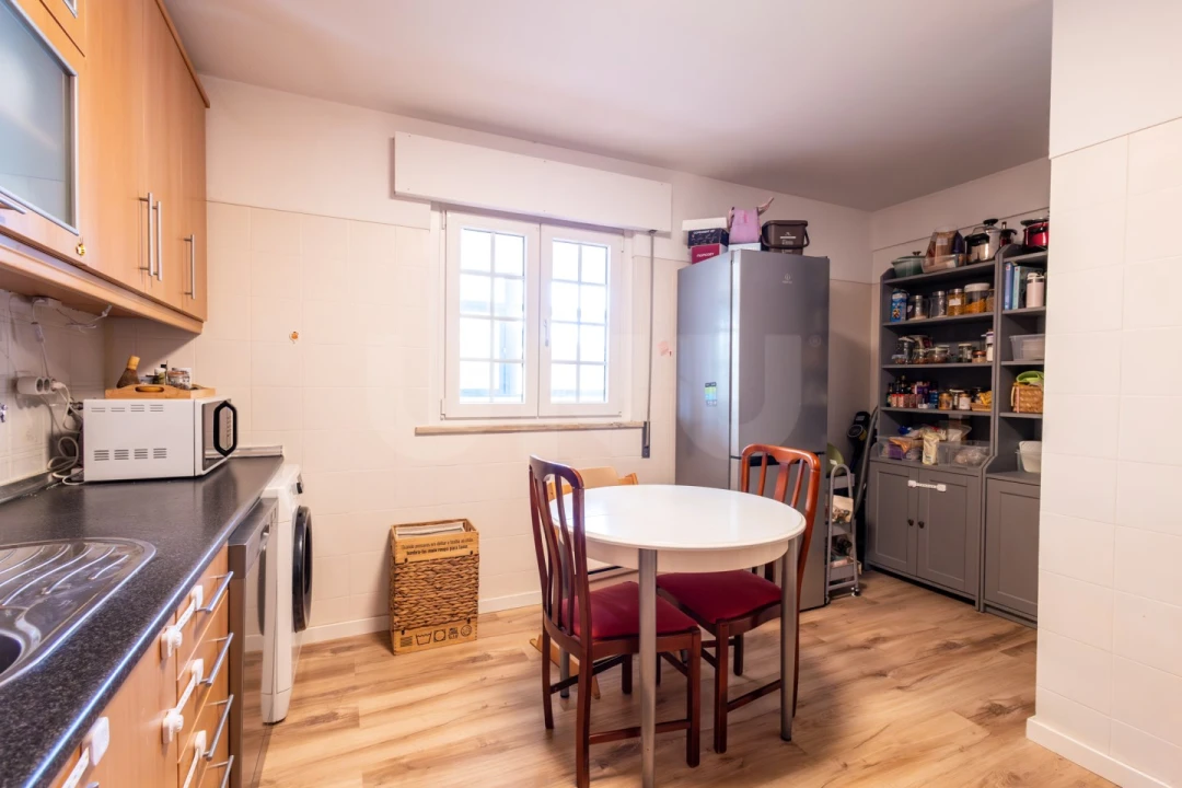 Apartamento T2 para Venda em Rio de Mouro Foto 5