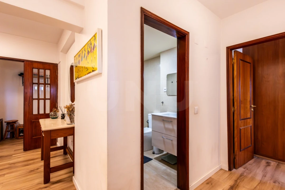 Apartamento T2 para Venda em Rio de Mouro Foto 23