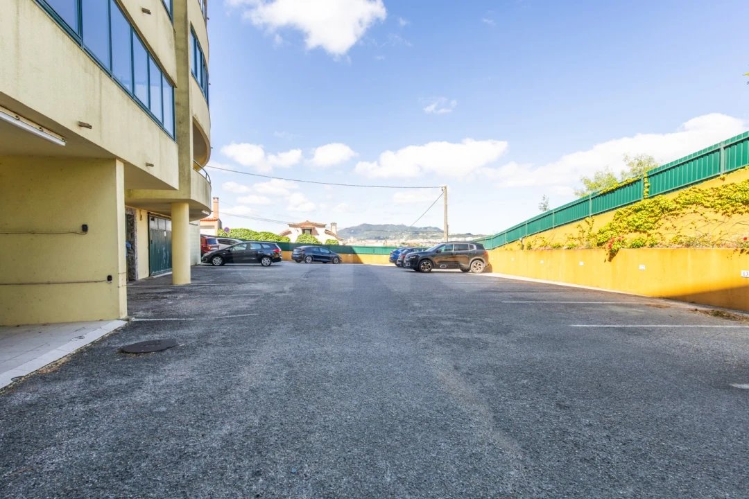 Apartamento T2 para Venda em Rio de Mouro Foto 36