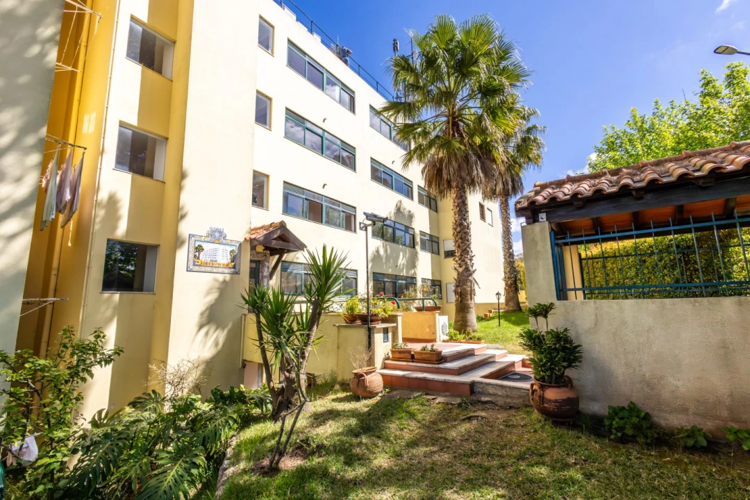 Apartamento T2 para Venda em Rio de Mouro Foto 38