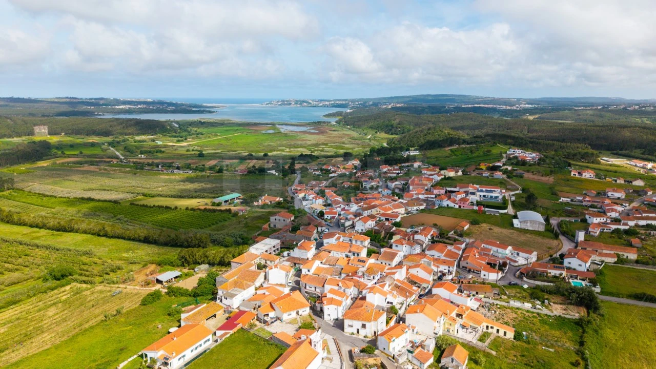 Moradia T2 para Venda em Santa Maria, São Pedro e Sobral da Lagoa Foto 22