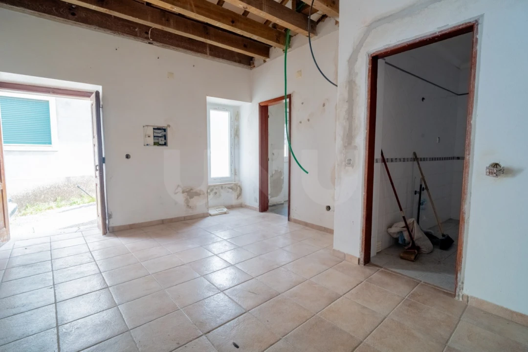 Moradia T2 para Venda em Santa Maria, São Pedro e Sobral da Lagoa Foto 6