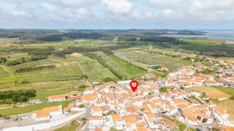 Moradia T2 para Venda em Santa Maria, São Pedro e Sobral da Lagoa