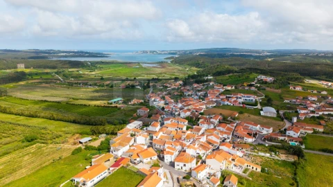 Moradia T2 para Venda em Santa Maria, São Pedro e Sobral da Lagoa