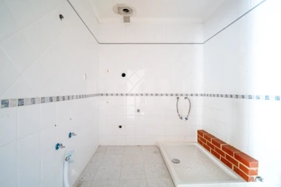 Moradia T2 para Venda em Santa Maria, São Pedro e Sobral da Lagoa