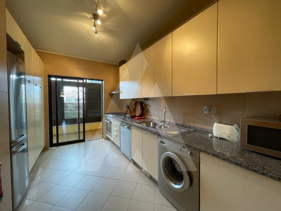 Apartamento T2 para Arrendamento em Quarteira Foto 15