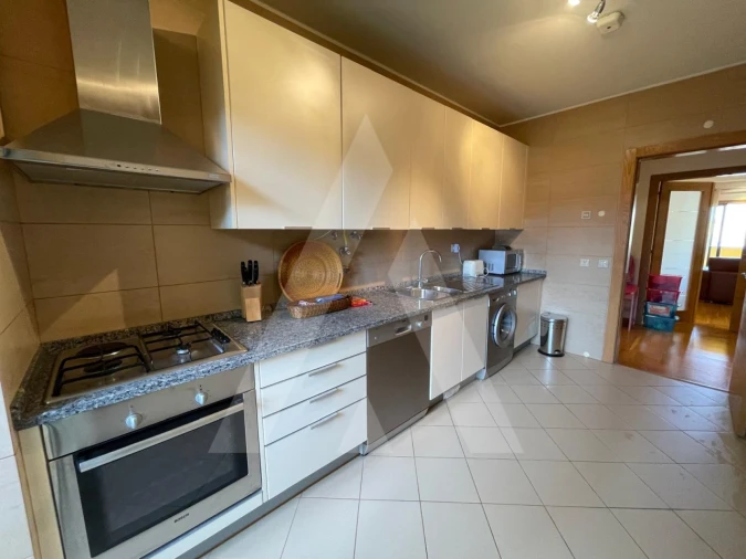 Apartamento T2 para Arrendamento em Quarteira Foto 16
