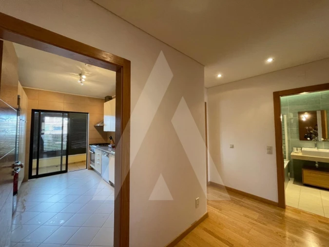 Apartamento T2 para Arrendamento em Quarteira Foto 10